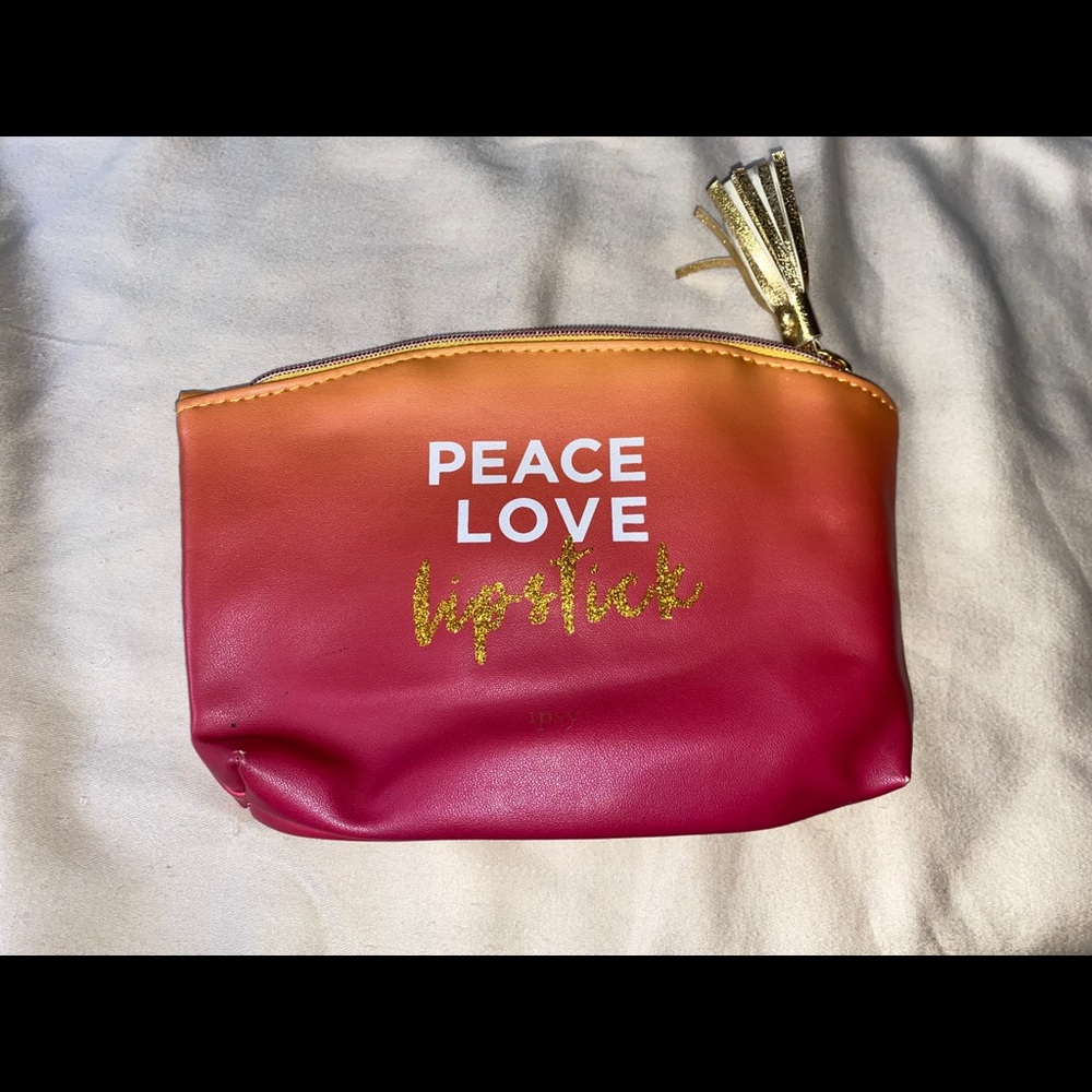 makeup bag with tásele